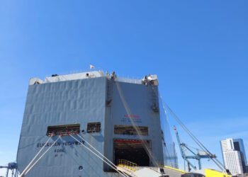 Porto de Itajaí recebe mais um navio “ROLL ON ROLL OFF” com veículos importados