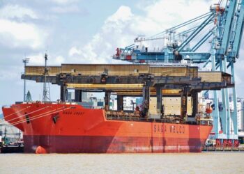 Porto de Itajaí recebe navio com mais de 22 mil toneladas de celulose