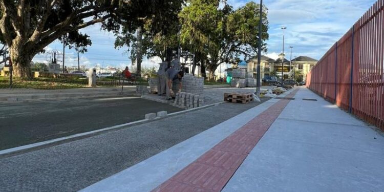 Começam as obras de infraestrutura no calçadão da rua Hercílio Luz