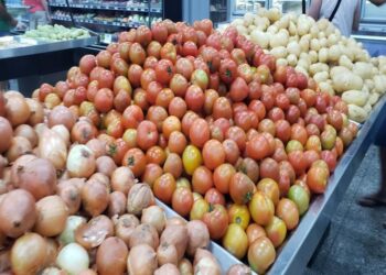 Cesta Básica de março apresenta pequeno aumento de preço