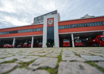 Governador Jorginho aumenta em 33% o repasse para as corporações de Bombeiros Voluntários de SC no aniversário de Joinville