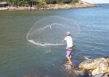 Iniciada a temporada da pesca de camarão e tainha
