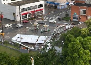 Estragos nas regiões Norte, litoral Norte, Vale do Itajaí e alto Vale do Itajaí.