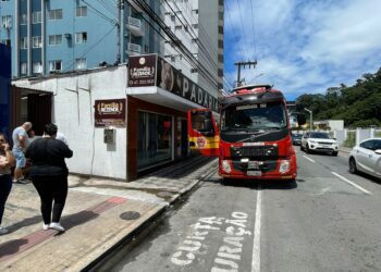 O Corpo de Bombeiros Militar de Santa Catarina foi acionado via telefone 193 para atender princípio de incêndio em imóvel.