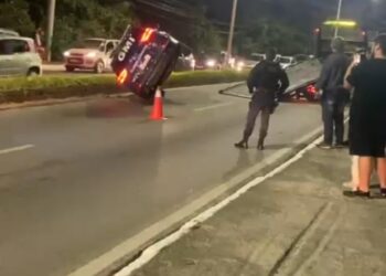 Acidente envolvendo uma viatura da Guarda Municipal de Itajaí na avenida Osvaldo Reis causou transtornos na tarde desse domingo.