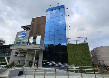 Semasa inaugura reforma geral da ETA São Roque