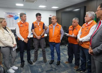 Governador monitora situação das chuvas no Centro Integrado de Operações da Defesa Civil