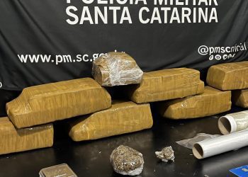 Polícia Militar prende homem foragido da justiça por tráfico de drogas em Balneário Camboriú