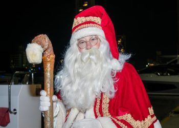 Esquenta para o Natal EnCanto reuniu centenas de pessoas no Centro de Itajaí