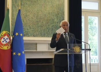 O primeiro-ministro de Portugal, António Costa, renunciou ao cargo, nesta terça-feira (7), após suspeitas de corrupção.