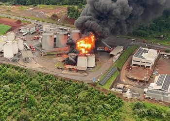 Incêndio em reservatório deixa região de Chapecó em alerta