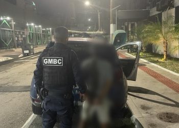 Guarda Municipal conduz homem por posse de drogas