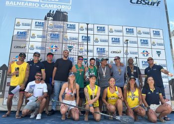 BC Surf Festival 2023 premia os campeões do SUP Race em Balneário Camboriú(SC)