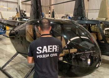 Operação da Polícia Civil de Santa Catarina apreende helicóptero em São Paulo
