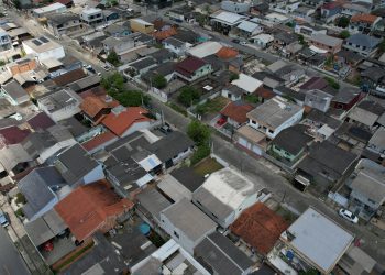 Itajaí usa drone para identificar possíveis criadouros do mosquito Aedes aegypti