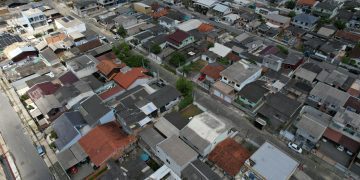 Itajaí usa drone para identificar possíveis criadouros do mosquito Aedes aegypti