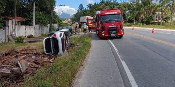 Acidente de trânsito deixa feridos em Guaruva