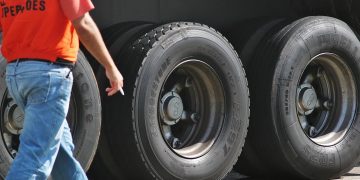 Campanha de Recolhimento de Pneus começa nesta segunda (25) em Itajaí