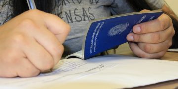 Mutirão de empregos exclusivo para mulheres oferece mais de 200 vagas