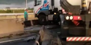 Acidente fecha BR-101 em Biguaçu, na grande Florianopólis