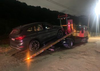 Motorista embriagado atropela pedestre na faixa e foge