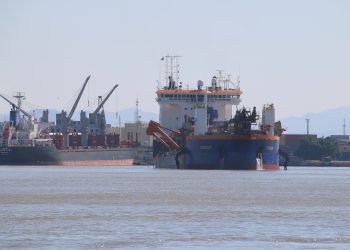 Complexo Portuário do Rio Itajaí-Açu recebe nova draga de sucção