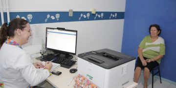 Teledermatologia agiliza atendimento de pacientes com suspeita de câncer de pele em Itajaí