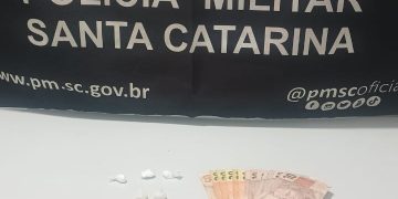 Mulher é presa por tráfico de drogas em Tijucas