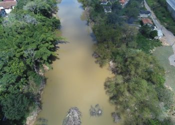 Governador assina ordem de serviço para início da dragagem do rio Itajaí-Açu, em Rio do Sul