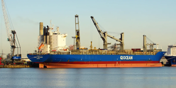 Navio Contêiner Retorna ao Porto de Itajaí Após 1 Ano e Meio