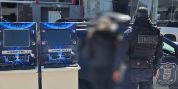 Guarda Municipal apreende duas máquinas caça-niquel em operação