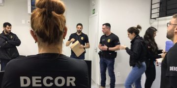 Polícia Civil deflagra operação “Expurgo” para investigar fraudes em licitações e lavagem de dinheiro em Navegantes