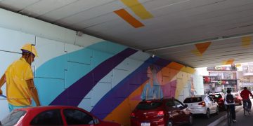 Novo painel artístico de Balneário Camboriú homenageia trabalhadores