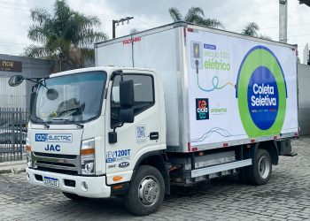 Recicla BC testa caminhão elétrico em Balneário Camboriú