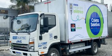 Recicla BC testa caminhão elétrico em Balneário Camboriú