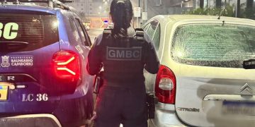 Guarda Municipal de Balneário Camboriú Recupera Veículos Furtados e Conduz Casal à Delegacia