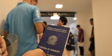 Mutirão de empregos oferta mais de 400 vagas nesta quarta-feira