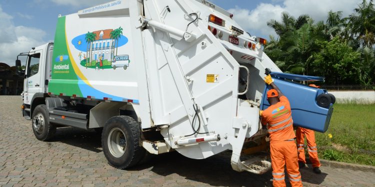 Ambiental intensifica serviços de limpeza e coleta para a temporada de verão em Balneário Camboriú